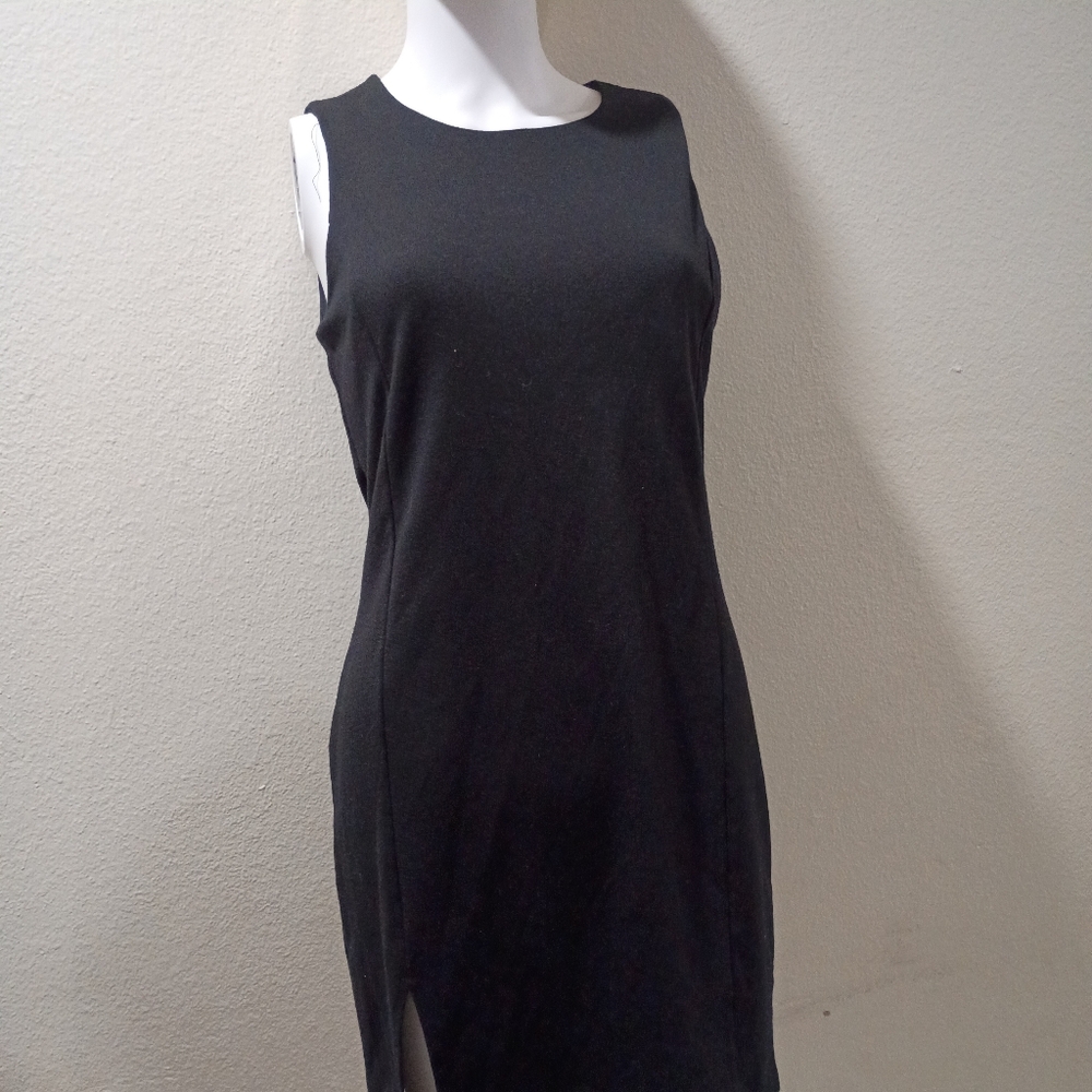 Elegant Black Sleeveless Dress